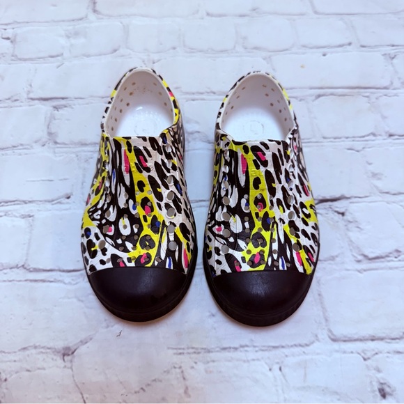 Natives - Picture 3 of 8